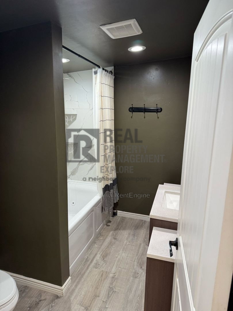 Gallery Image 16