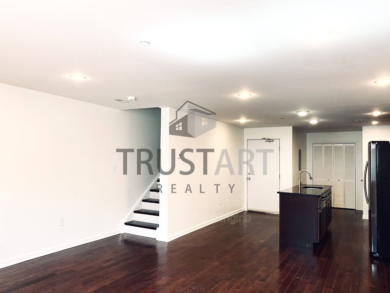 Gallery Image 0
