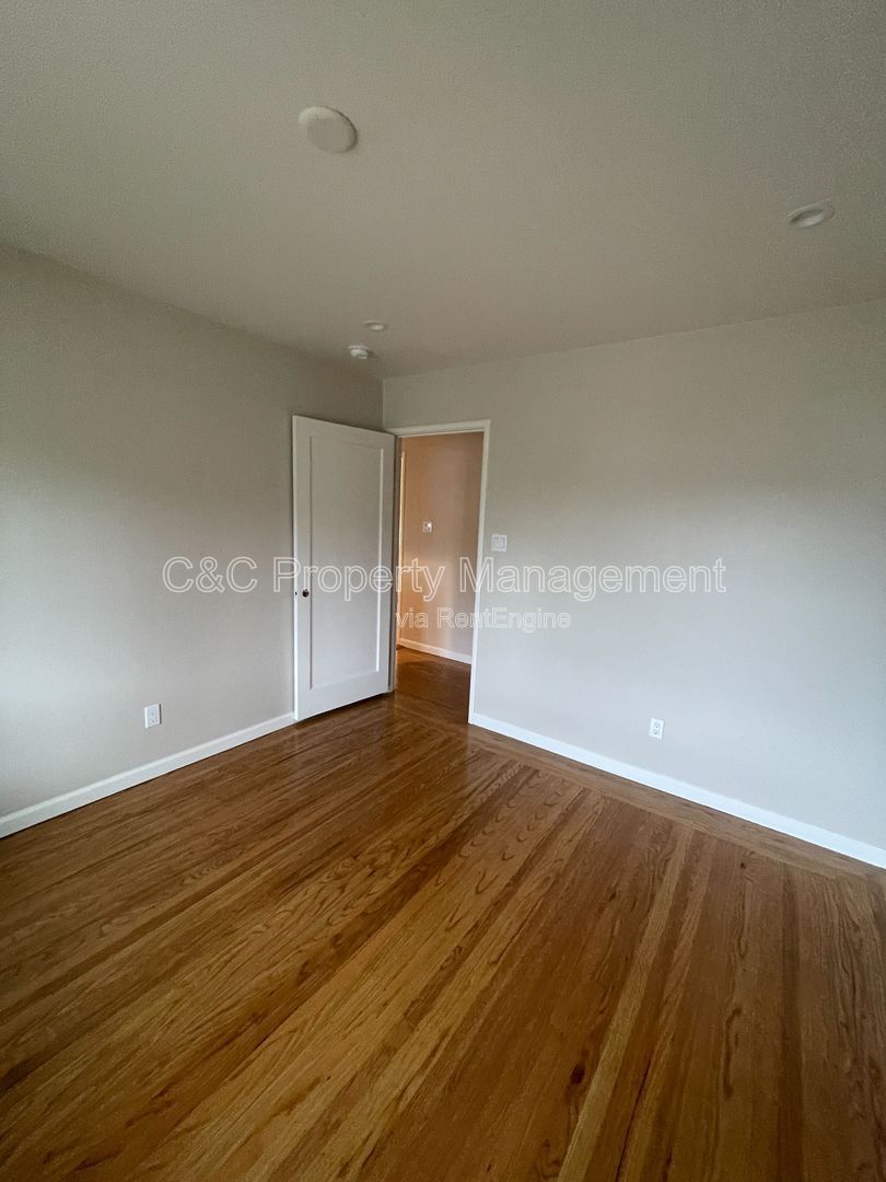 Gallery Image 15