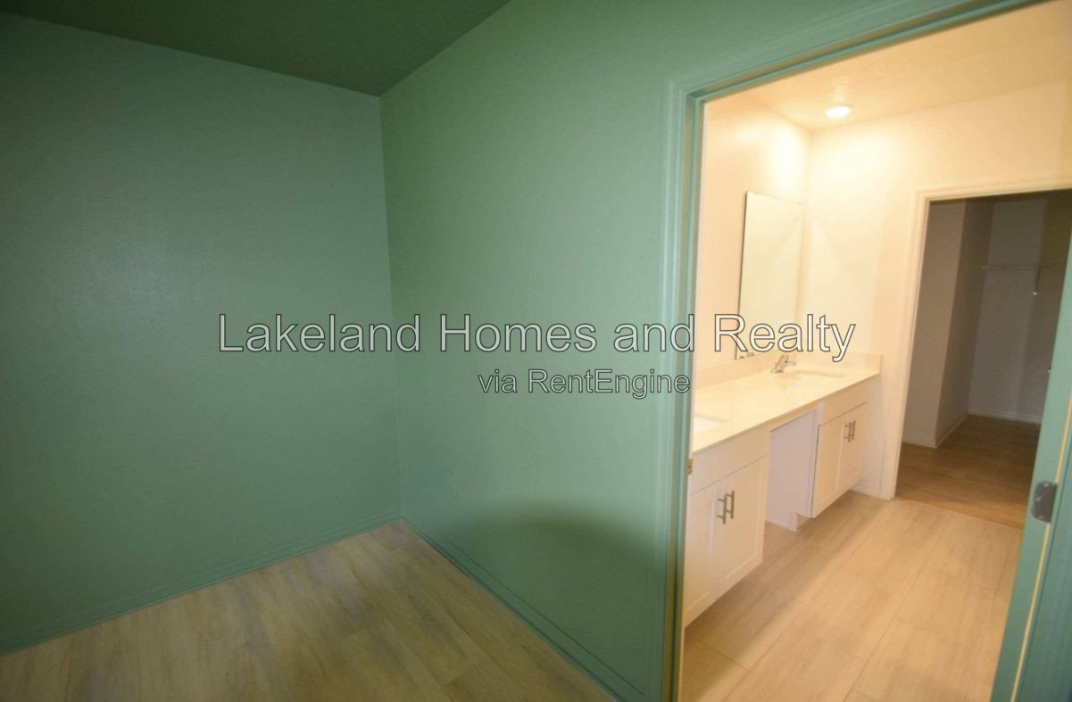 Gallery Image 18