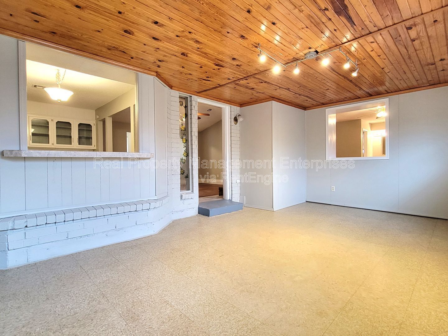 Gallery Image 17