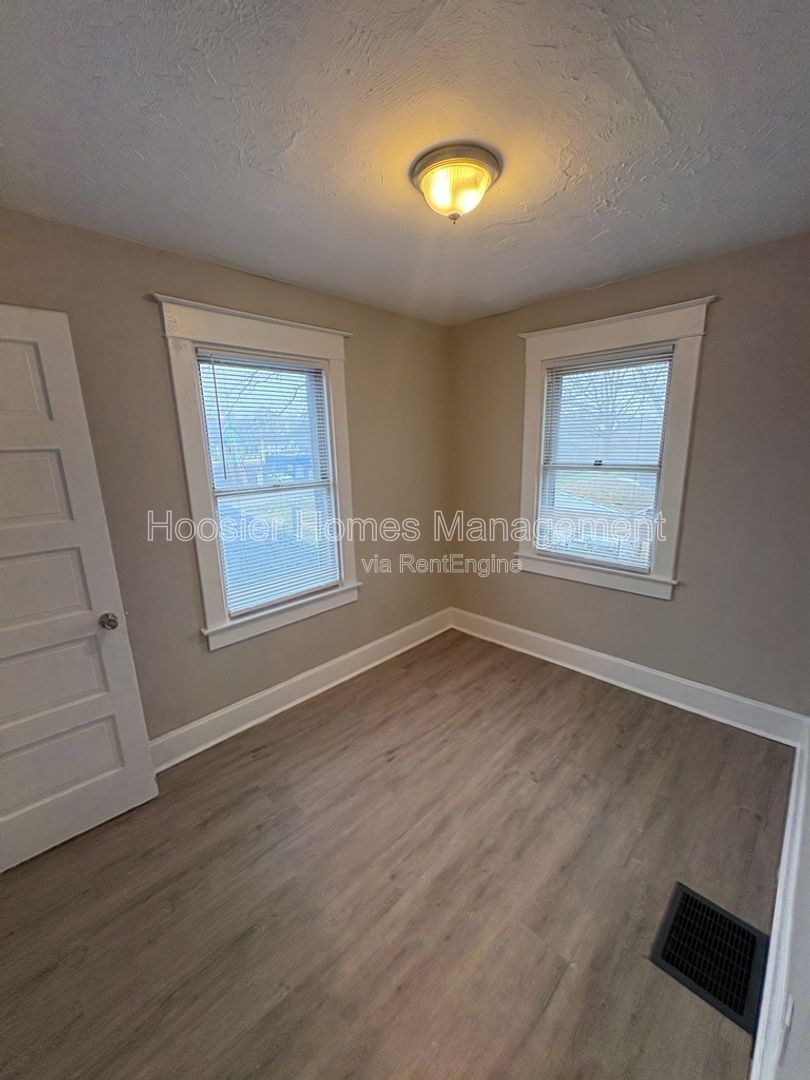 Gallery Image 16