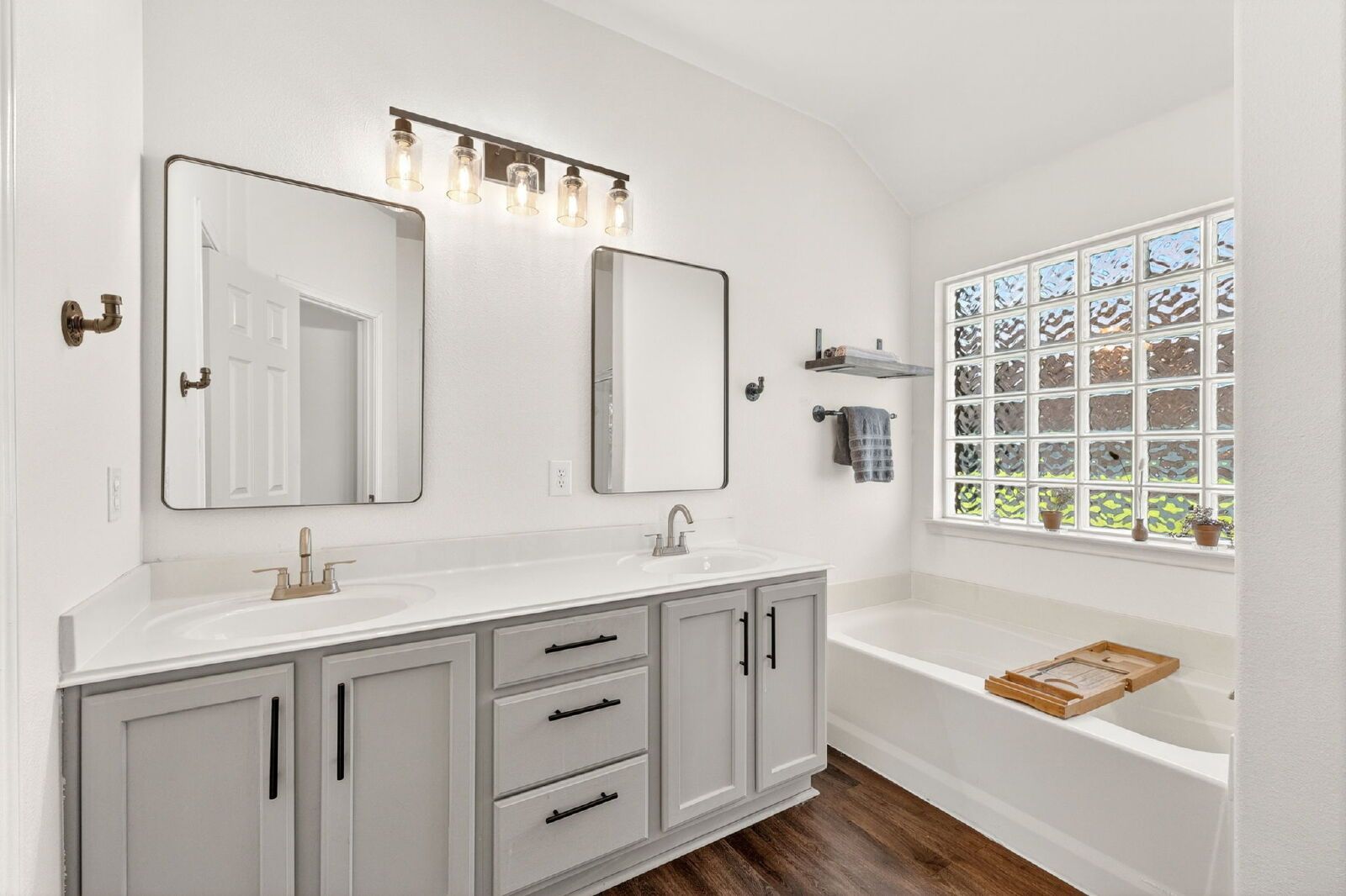 Gallery Image 12