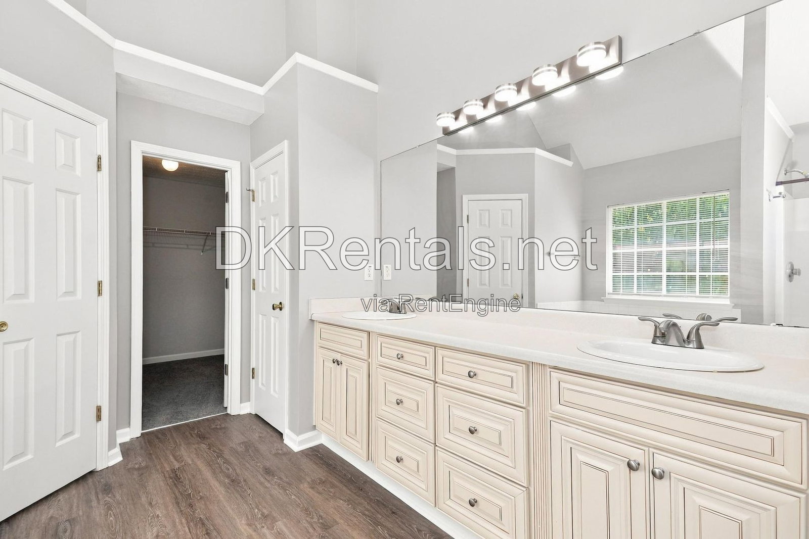 Gallery Image 16
