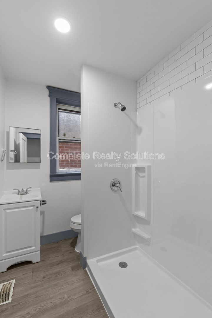 Gallery Image 16