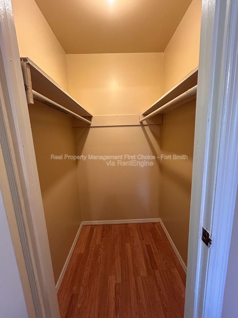 Gallery Image 16