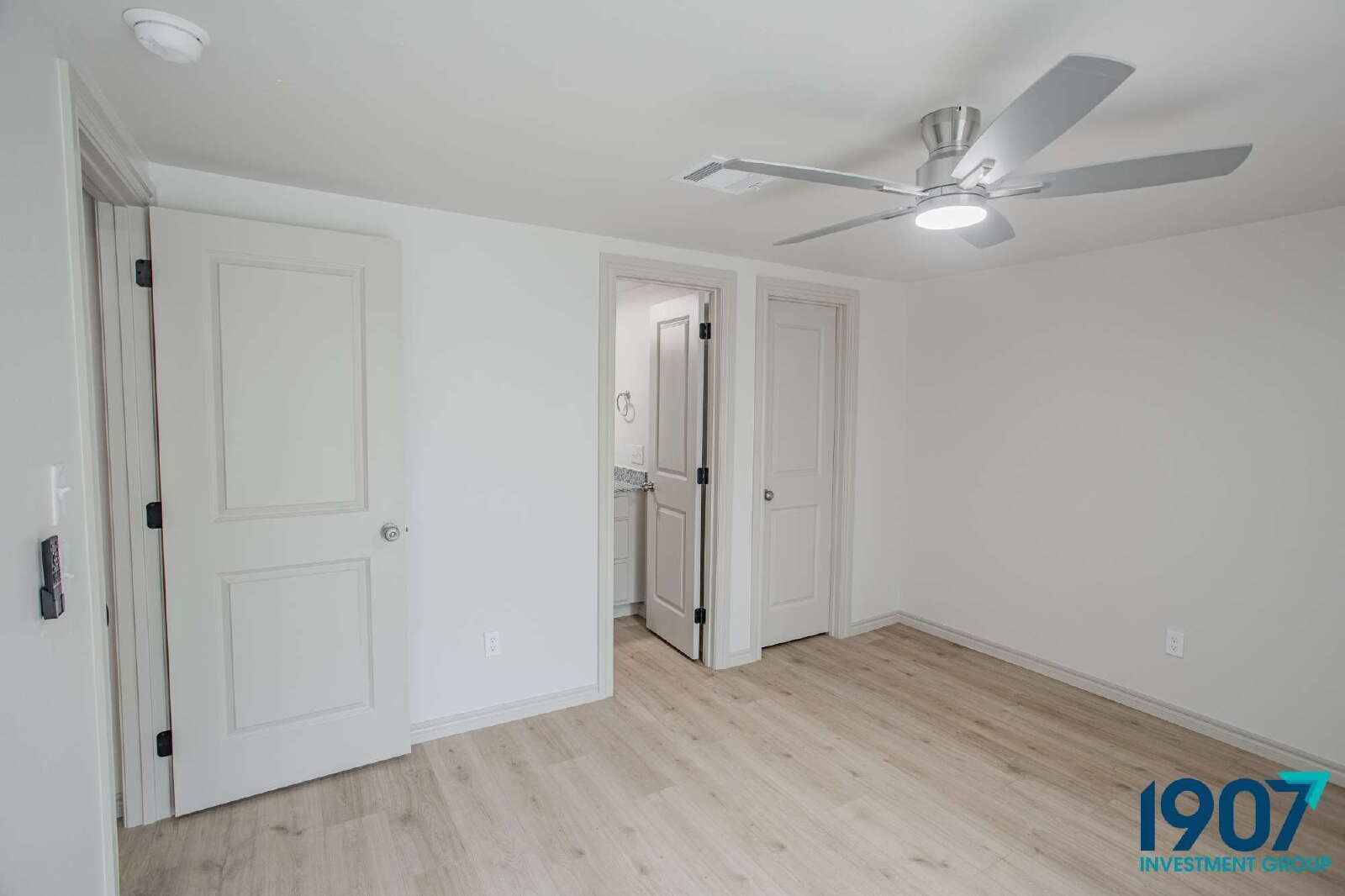 Gallery Image 16