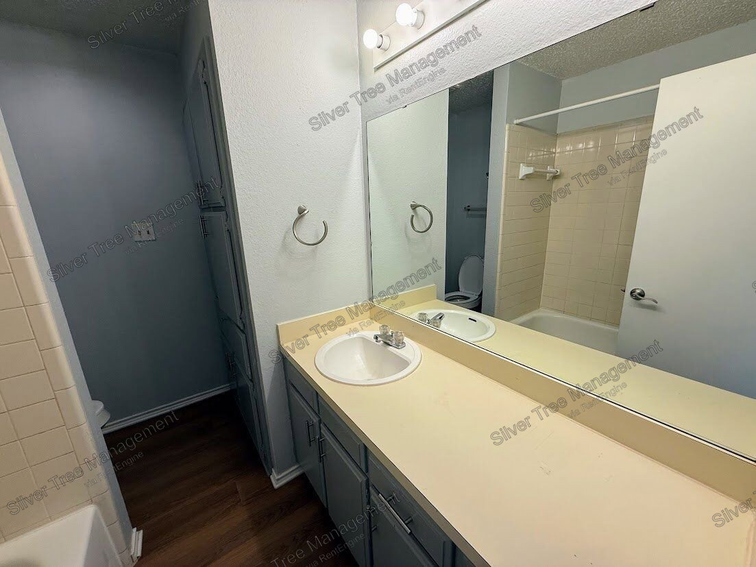Gallery Image 17