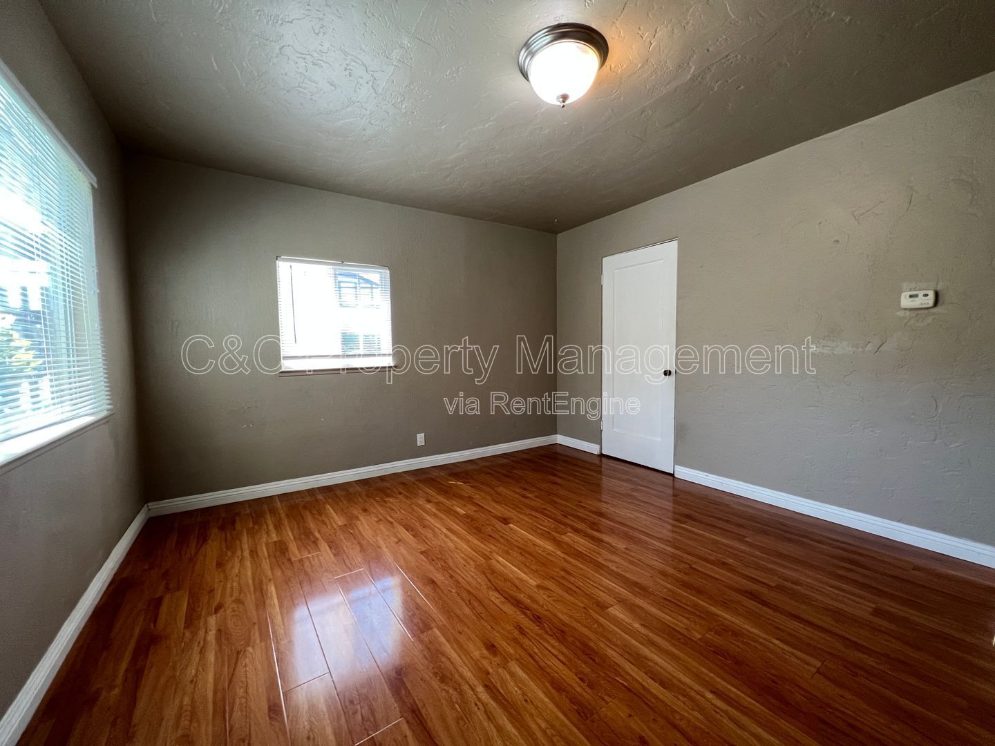 Gallery Image 0