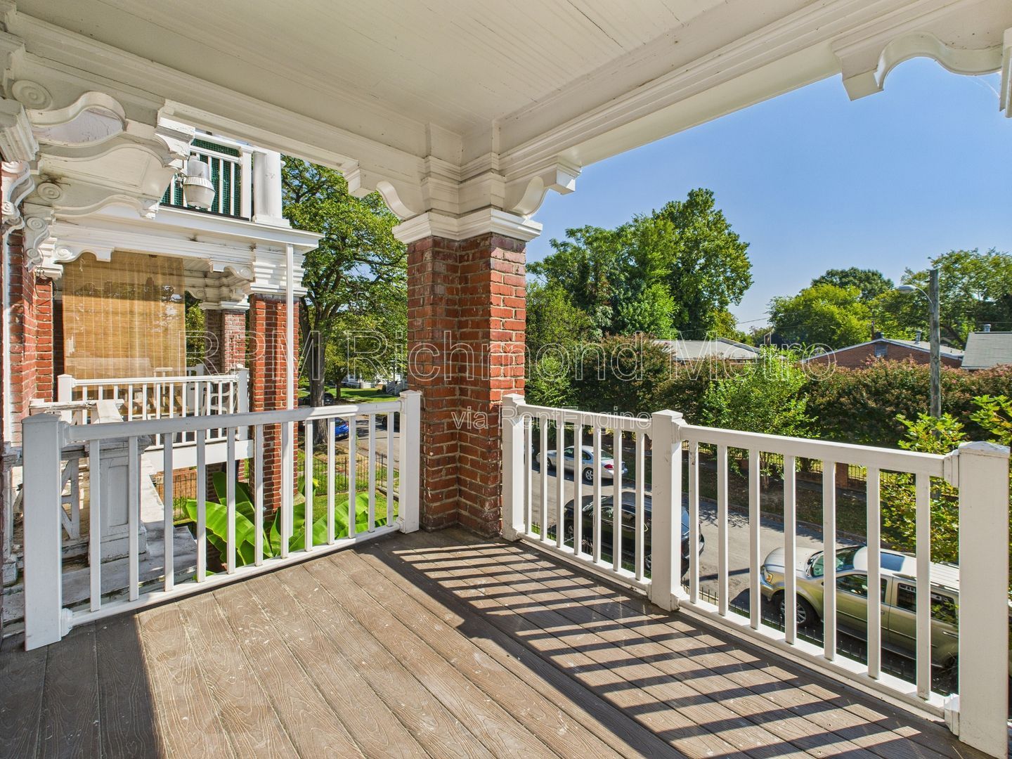 Gallery Image 0