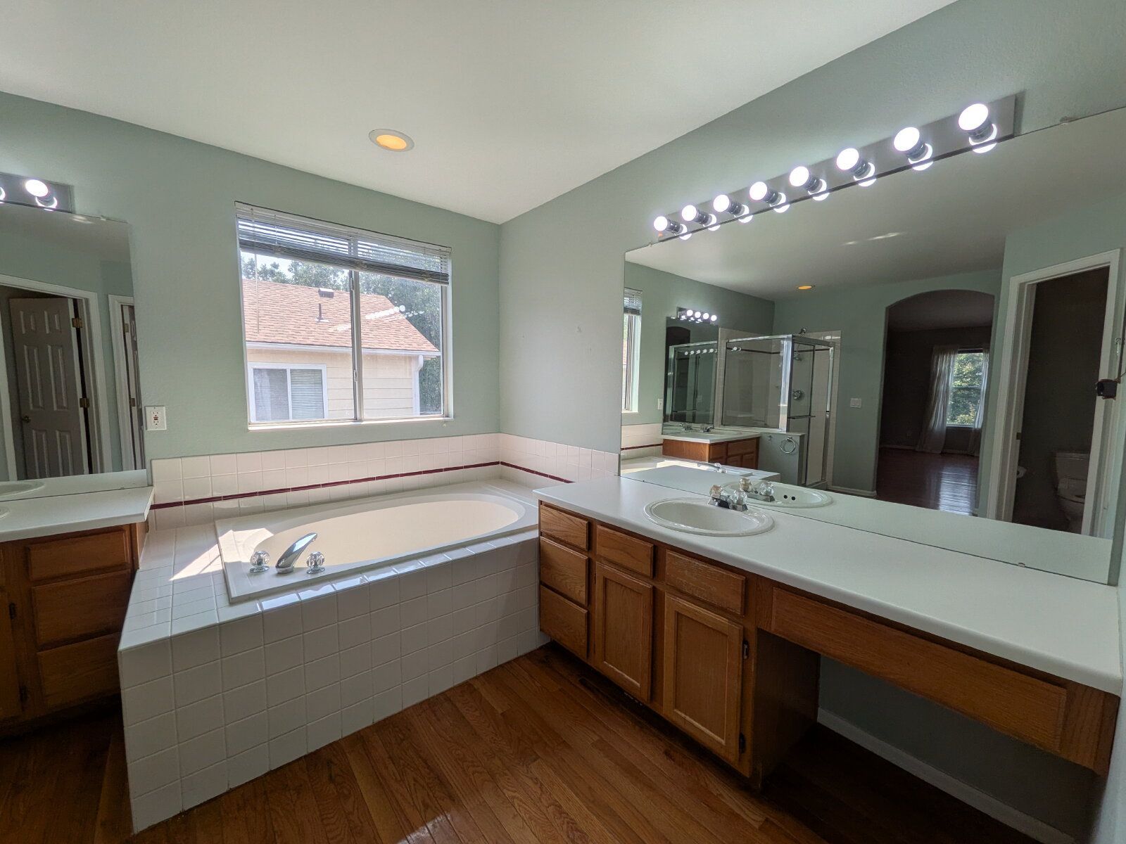 Gallery Image 15
