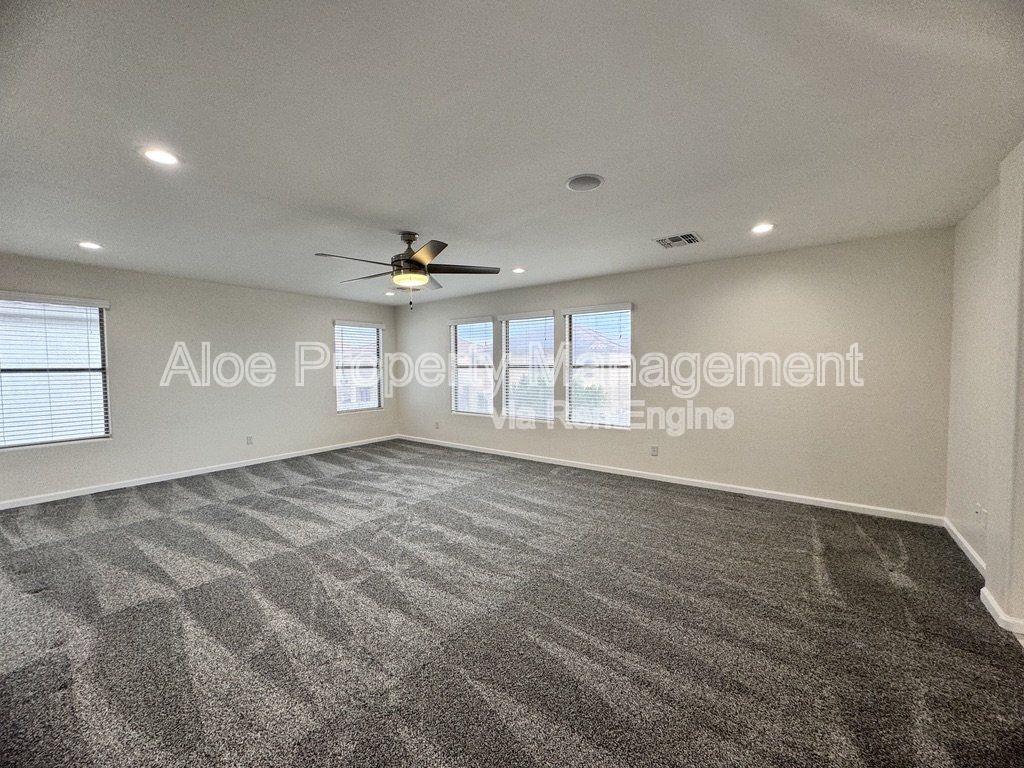Gallery Image 16