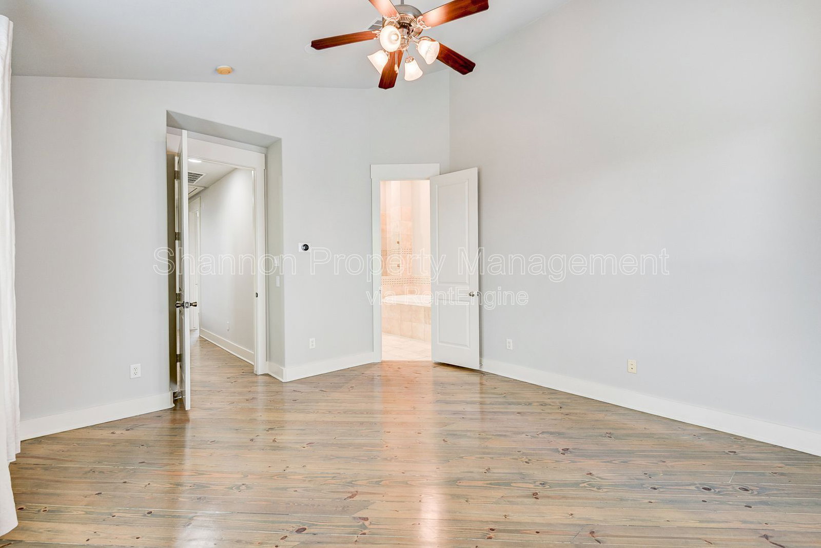 Gallery Image 18