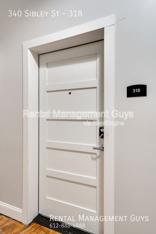 Gallery Image 0