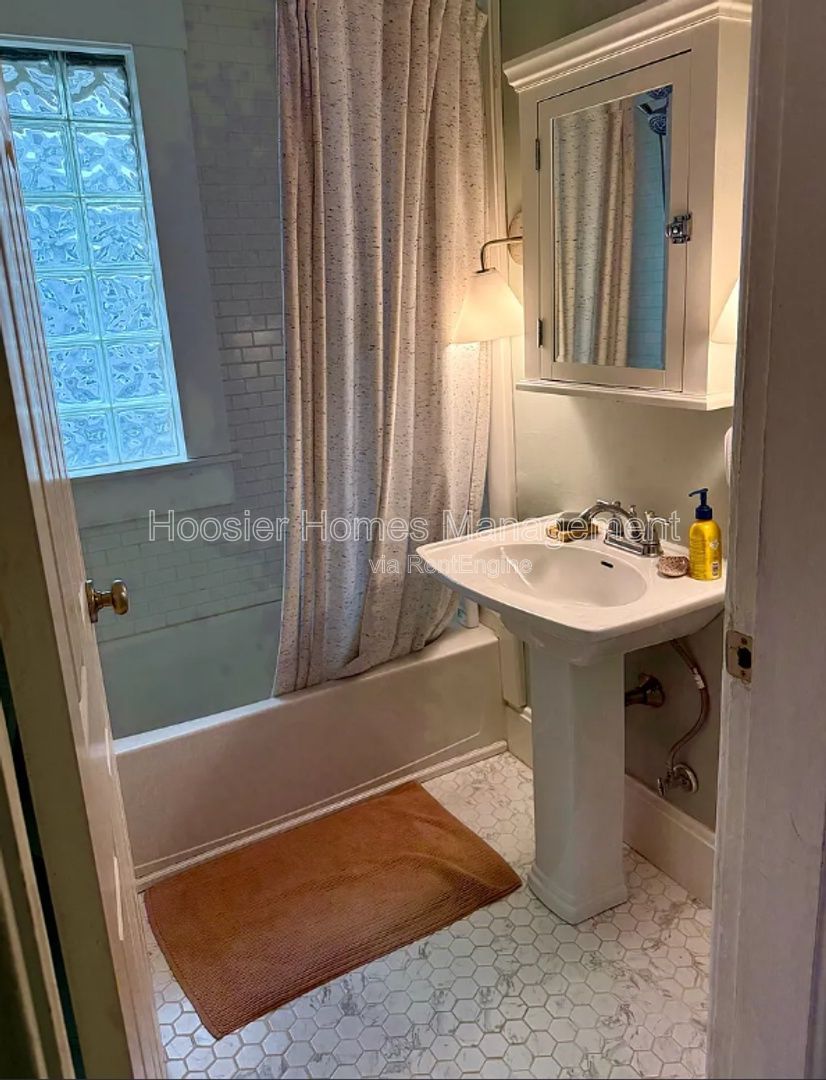 Gallery Image 14