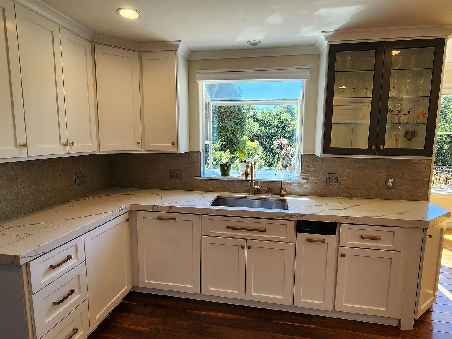 Gallery Image 14