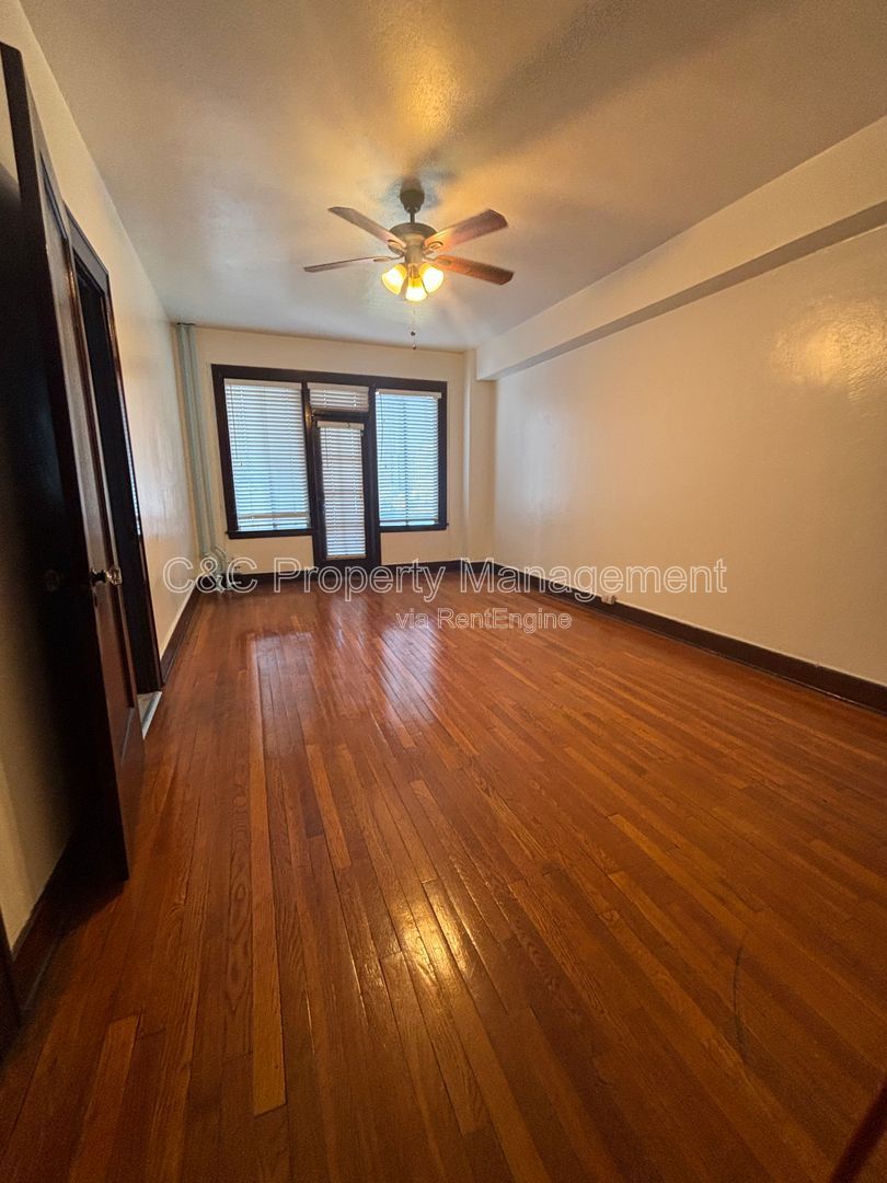 Gallery Image 0