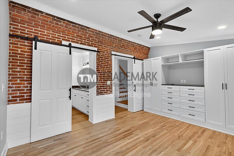 Gallery Image 16