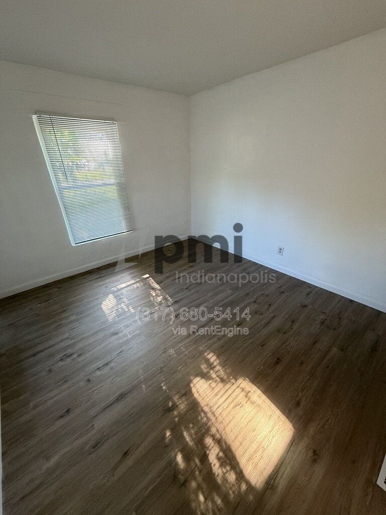 Gallery Image 16