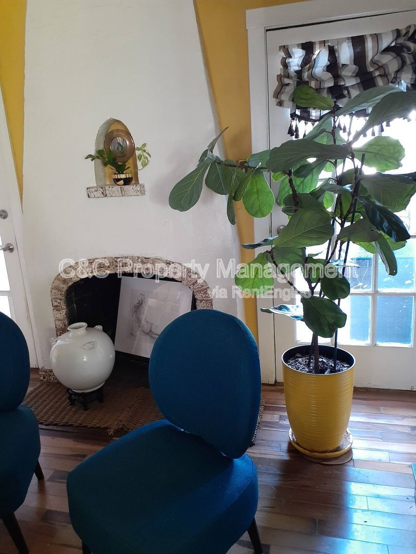 Gallery Image 13