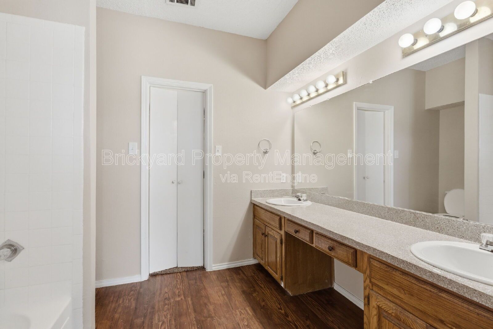 Gallery Image 18