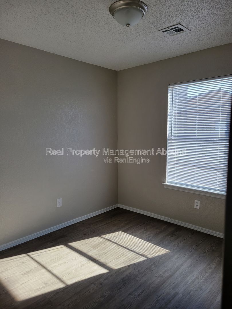 Gallery Image 13