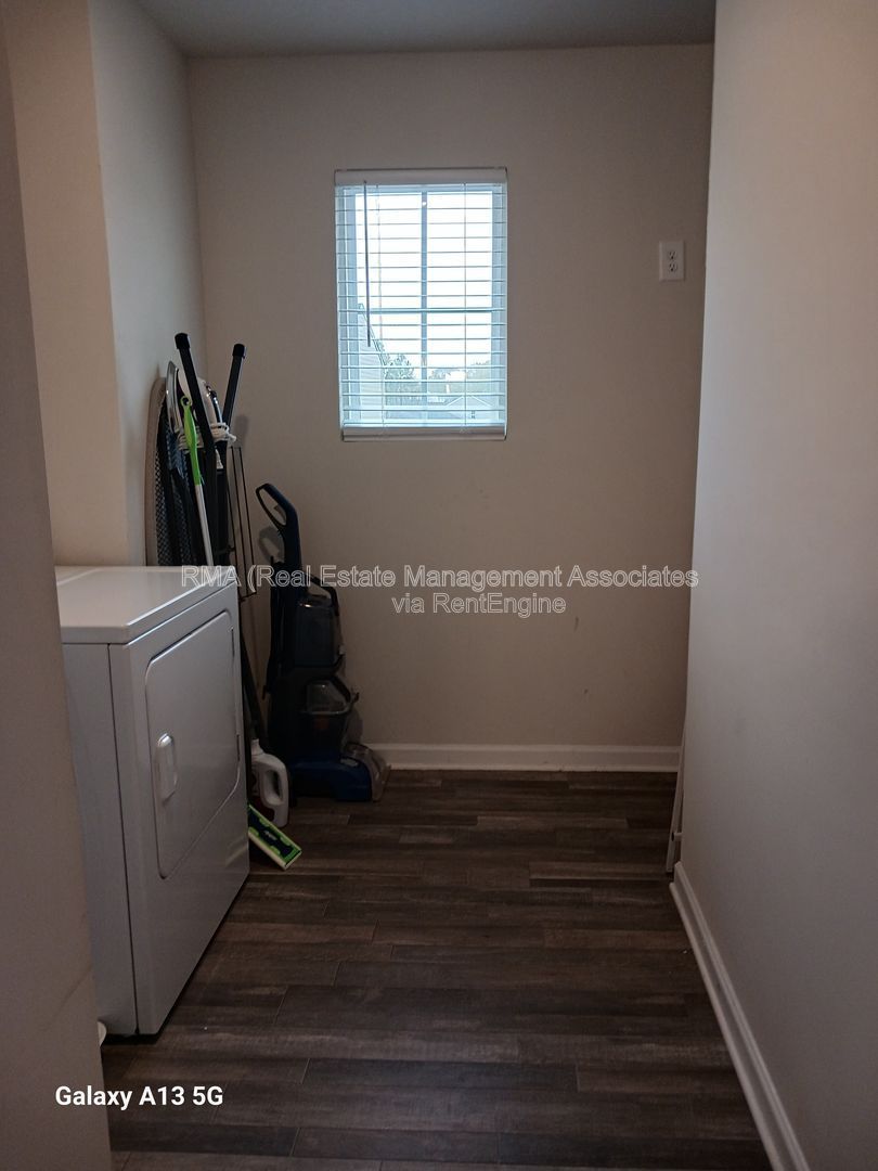 Gallery Image 13