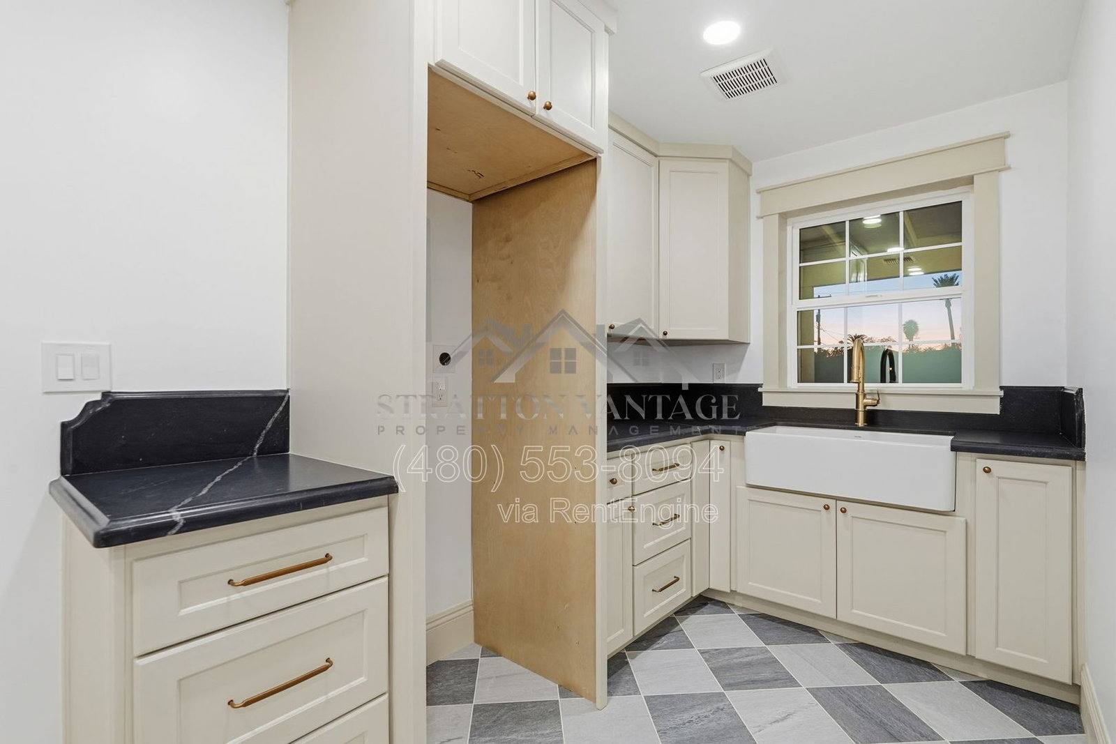 Gallery Image 90