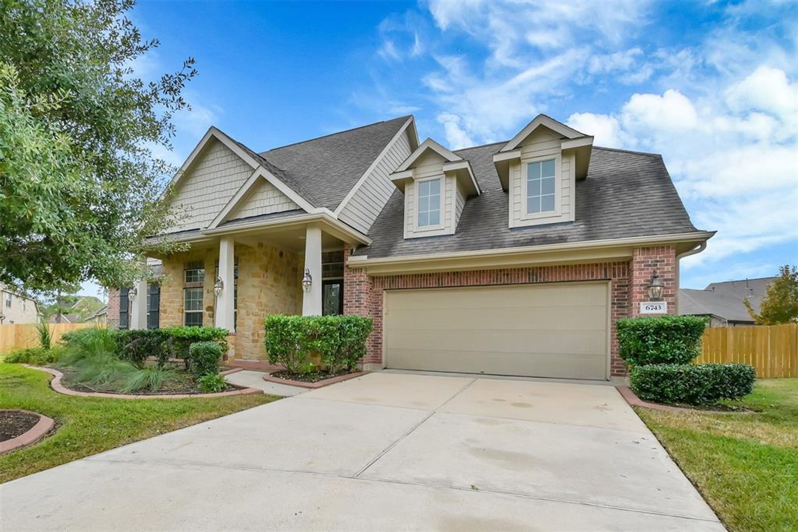 4 Bedroom Rental – 6743 Honeycrest Lane, Spring, TX 77389