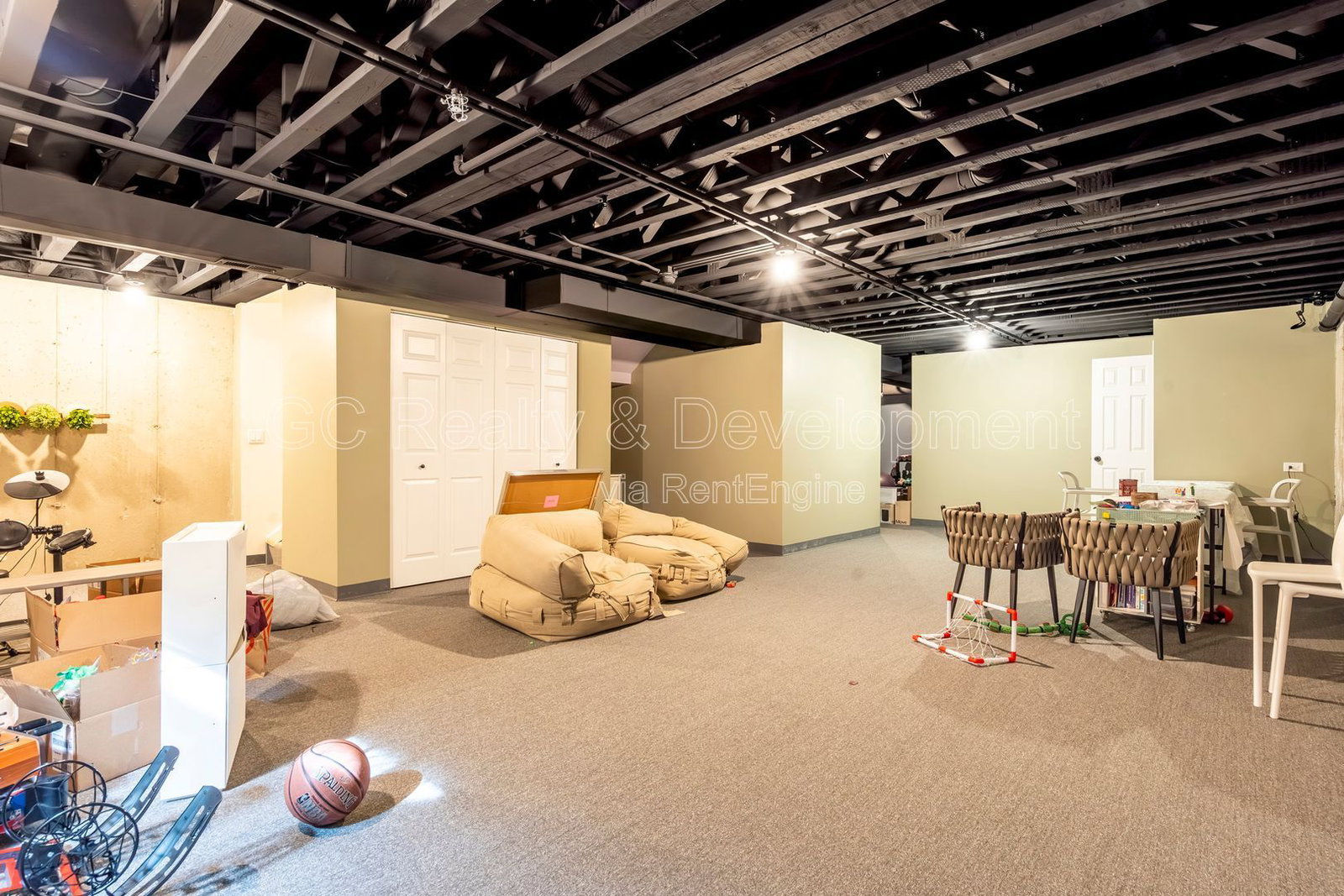Gallery Image 16