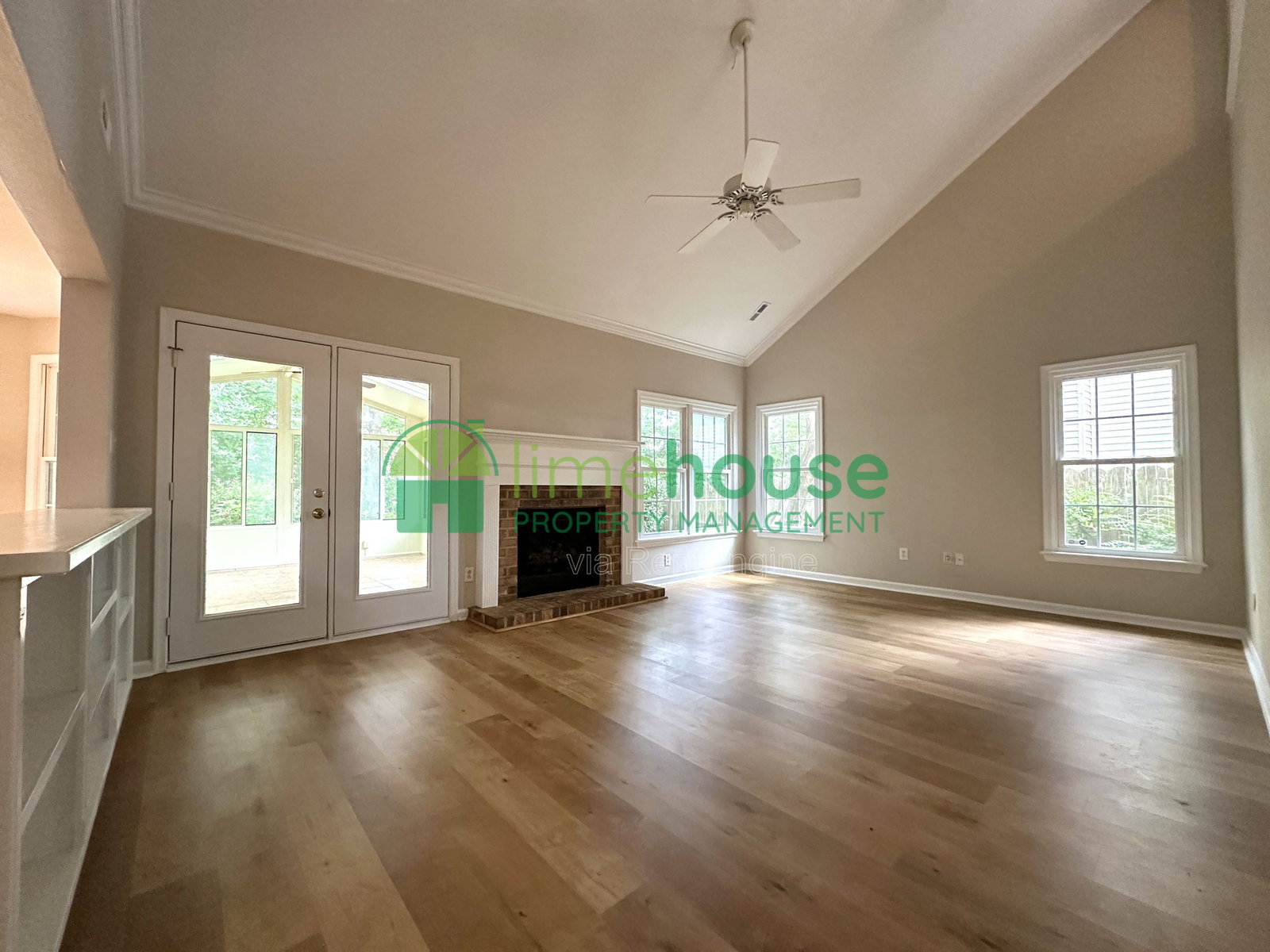 Gallery Image 0