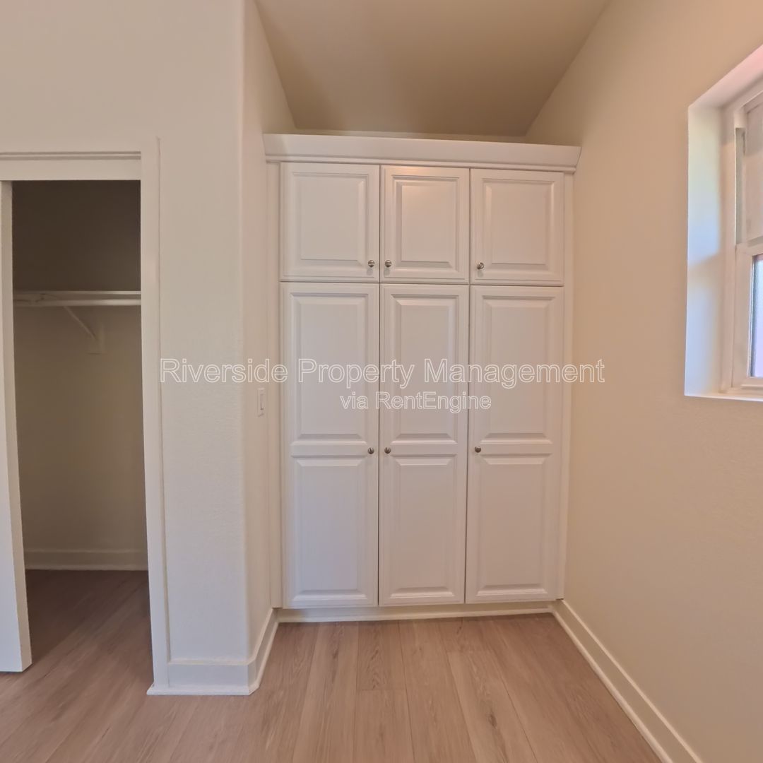 Gallery Image 16