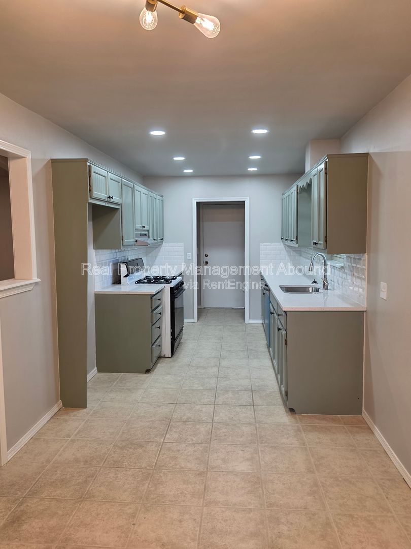 Gallery Image 14