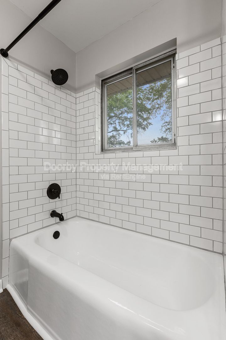 Gallery Image 19