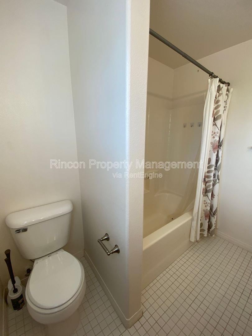 Gallery Image 17