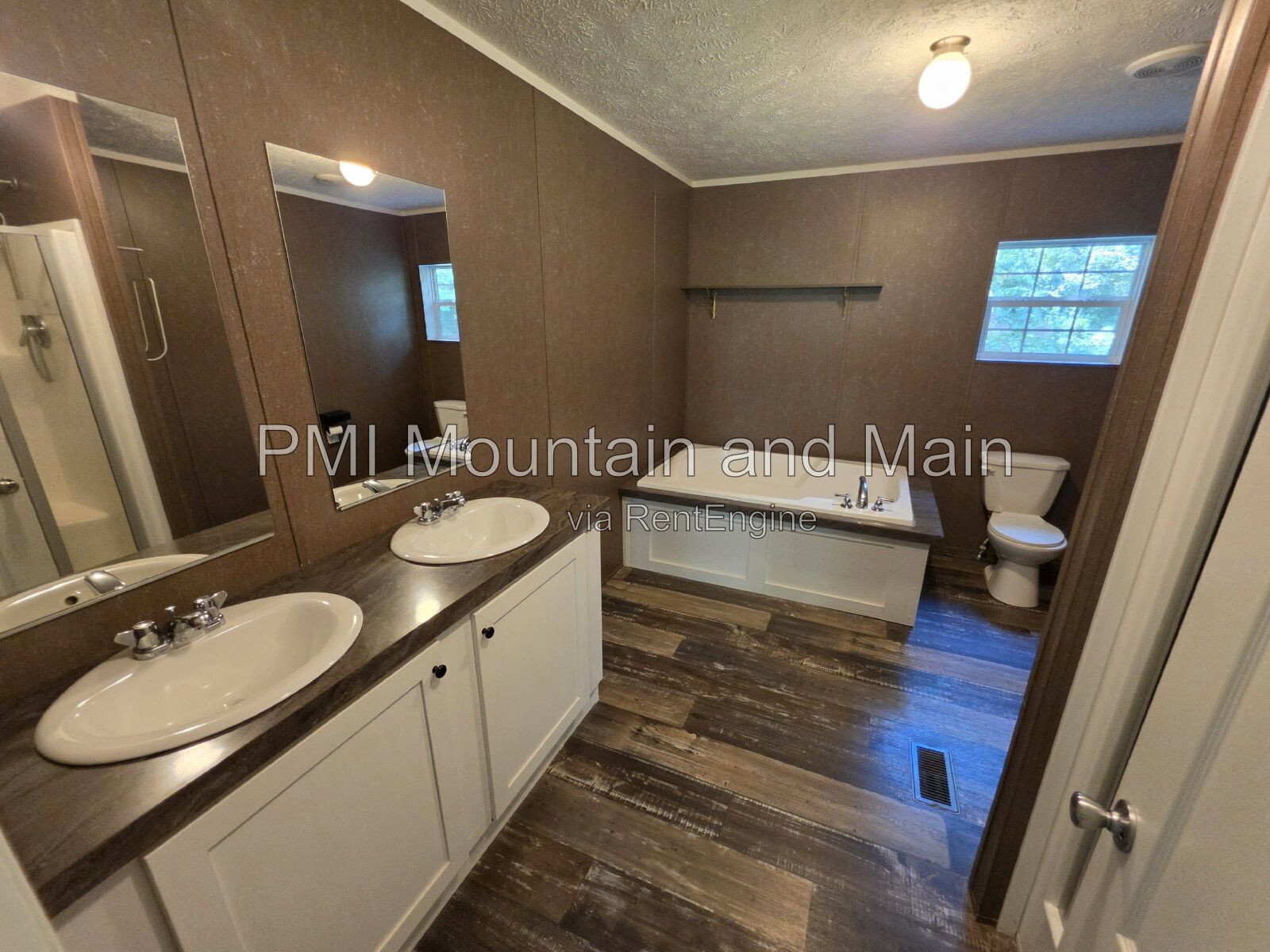 Gallery Image 15