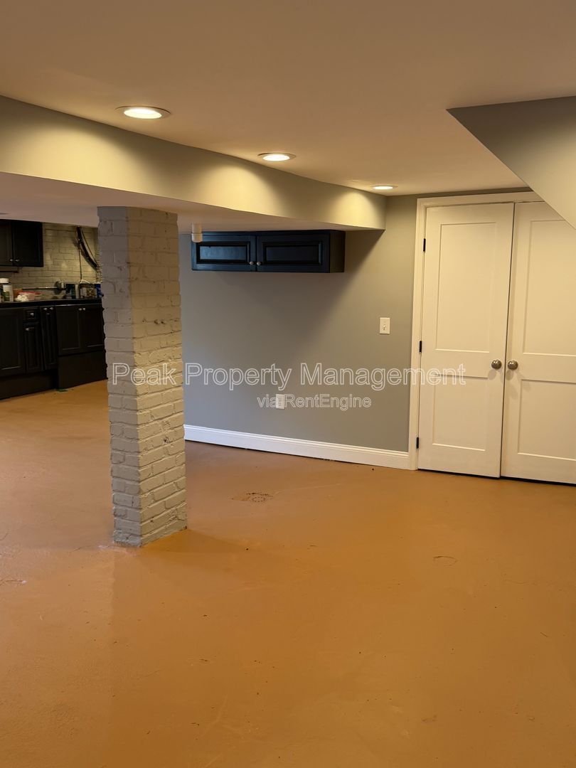 Gallery Image 17