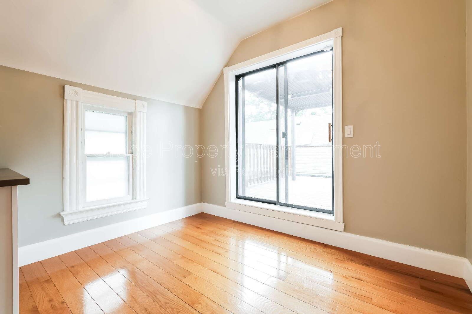 Gallery Image 16