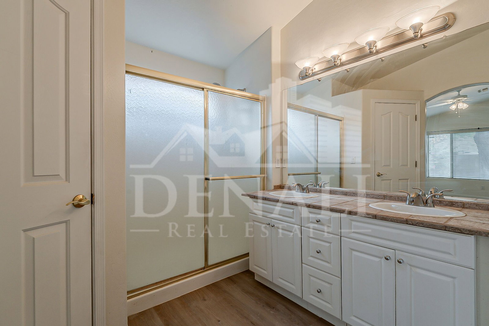 Gallery Image 17