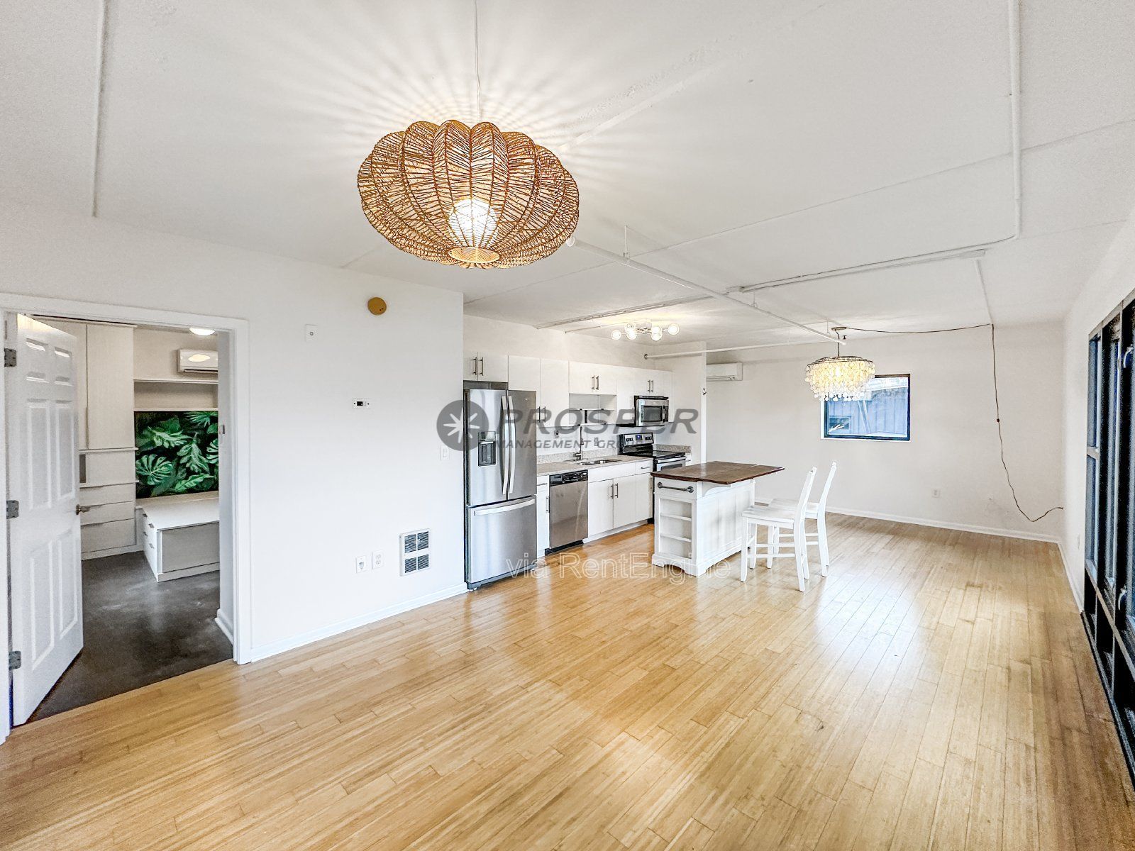 Gallery Image 0