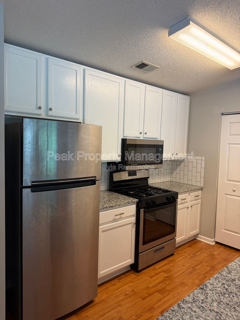 Gallery Image 12