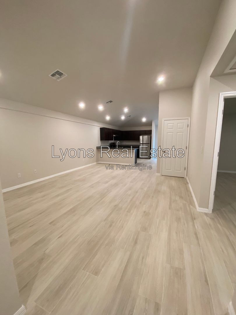 Gallery Image 18