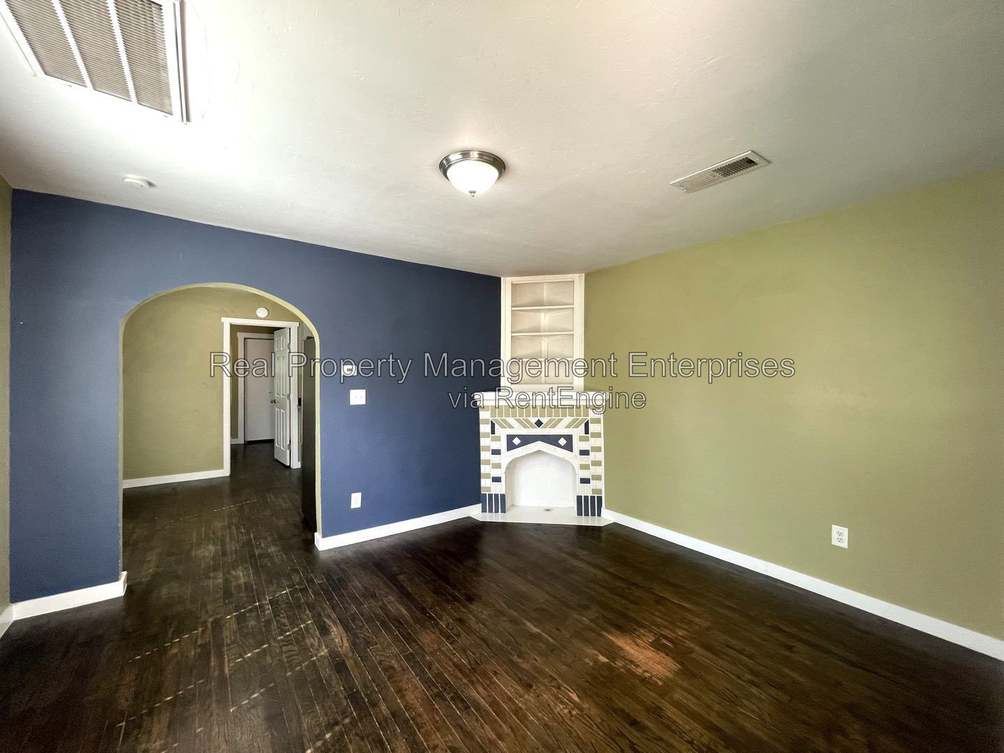 Gallery Image 0