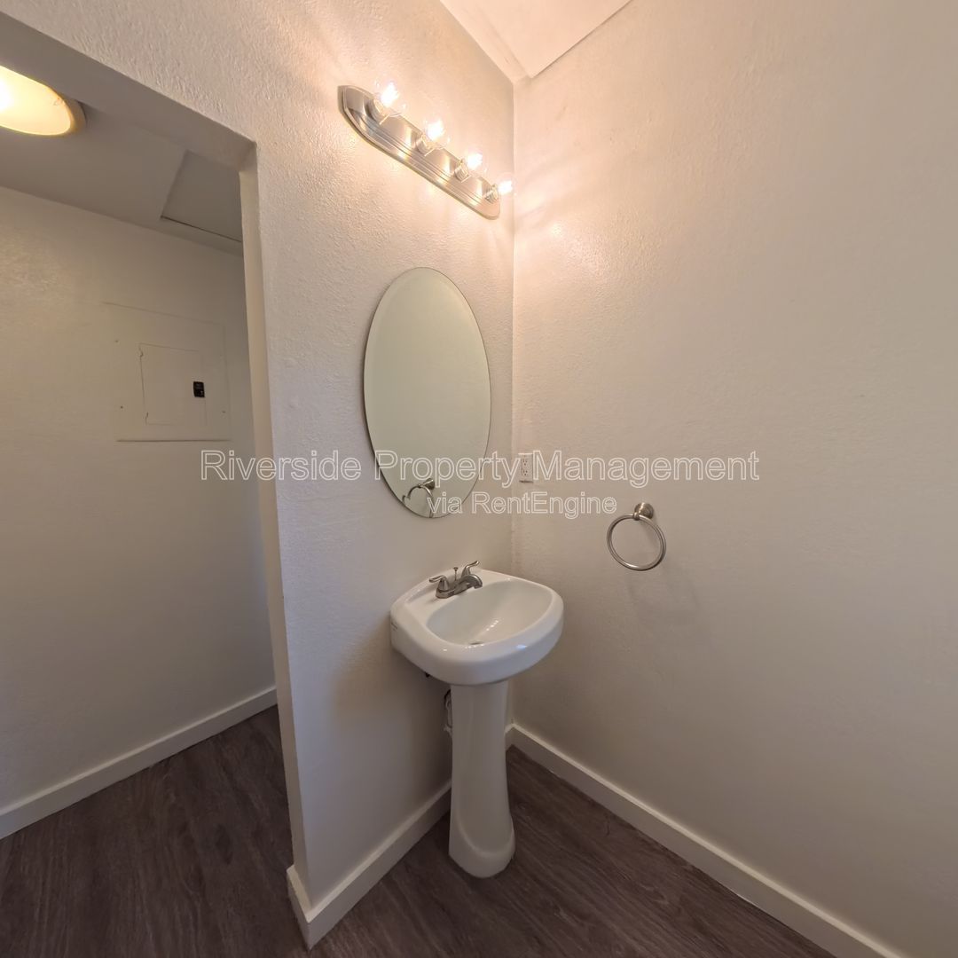 Gallery Image 16