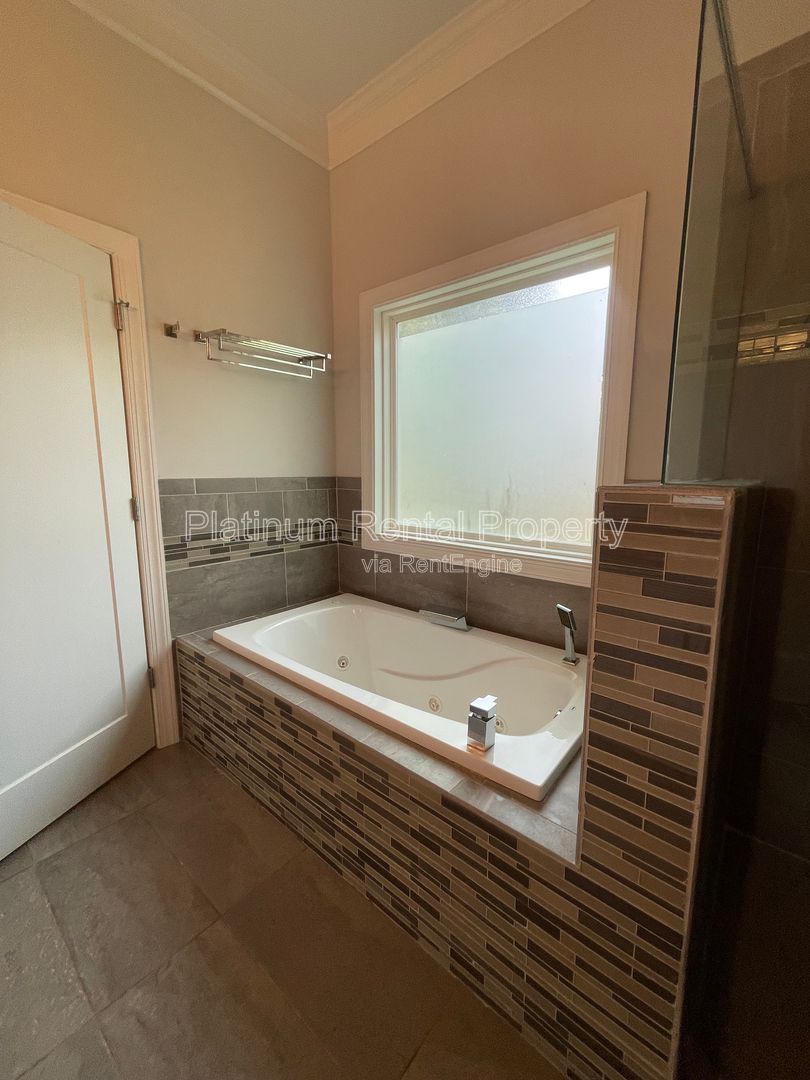 Gallery Image 36