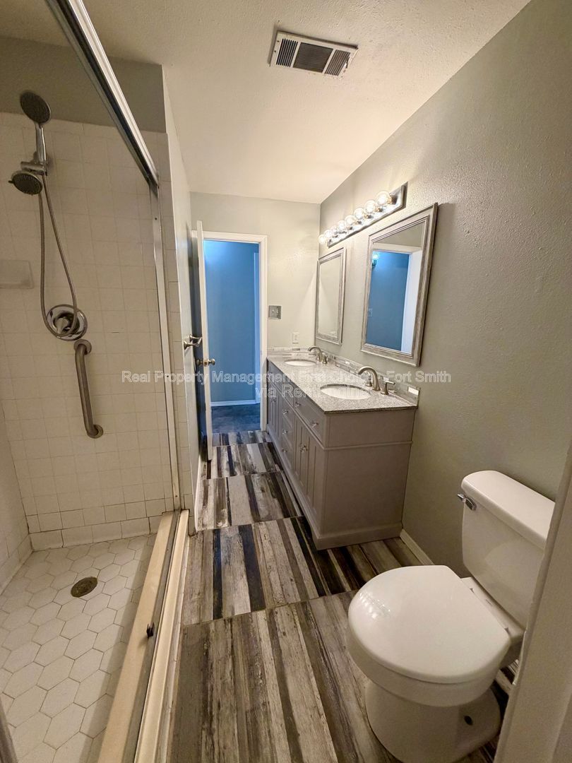 Gallery Image 14