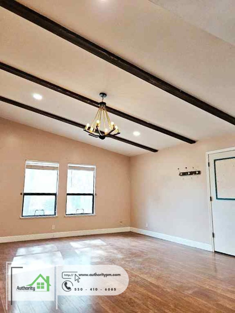 Gallery Image 16
