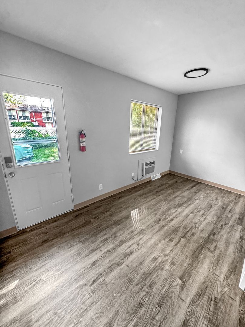 Gallery Image 0