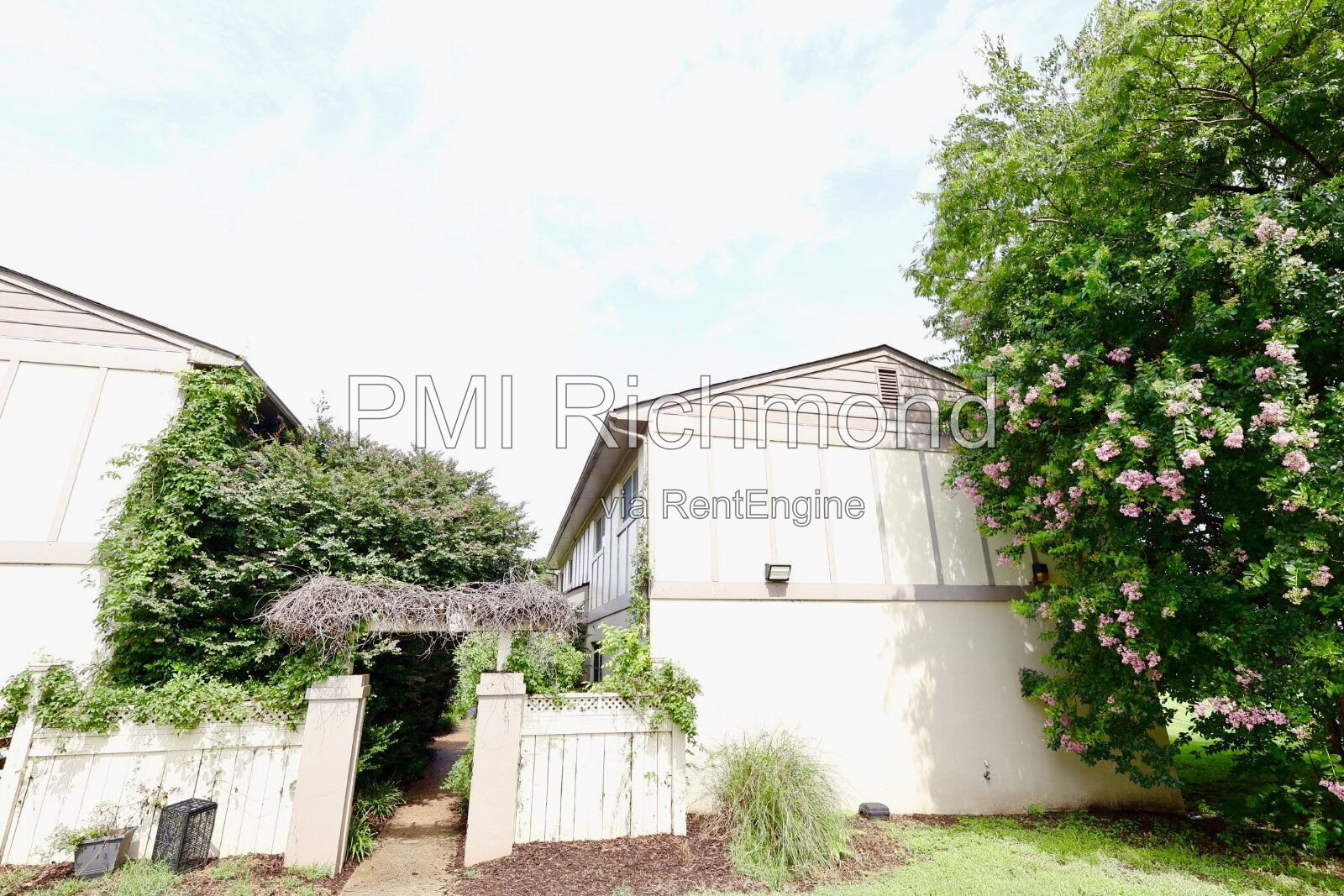 Gallery Image 0