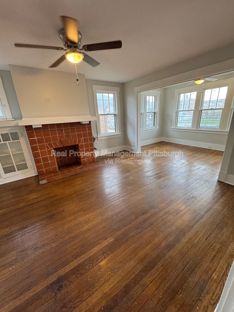 Gallery Image 0